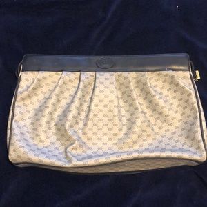 Gucci auth clutch vintage bag